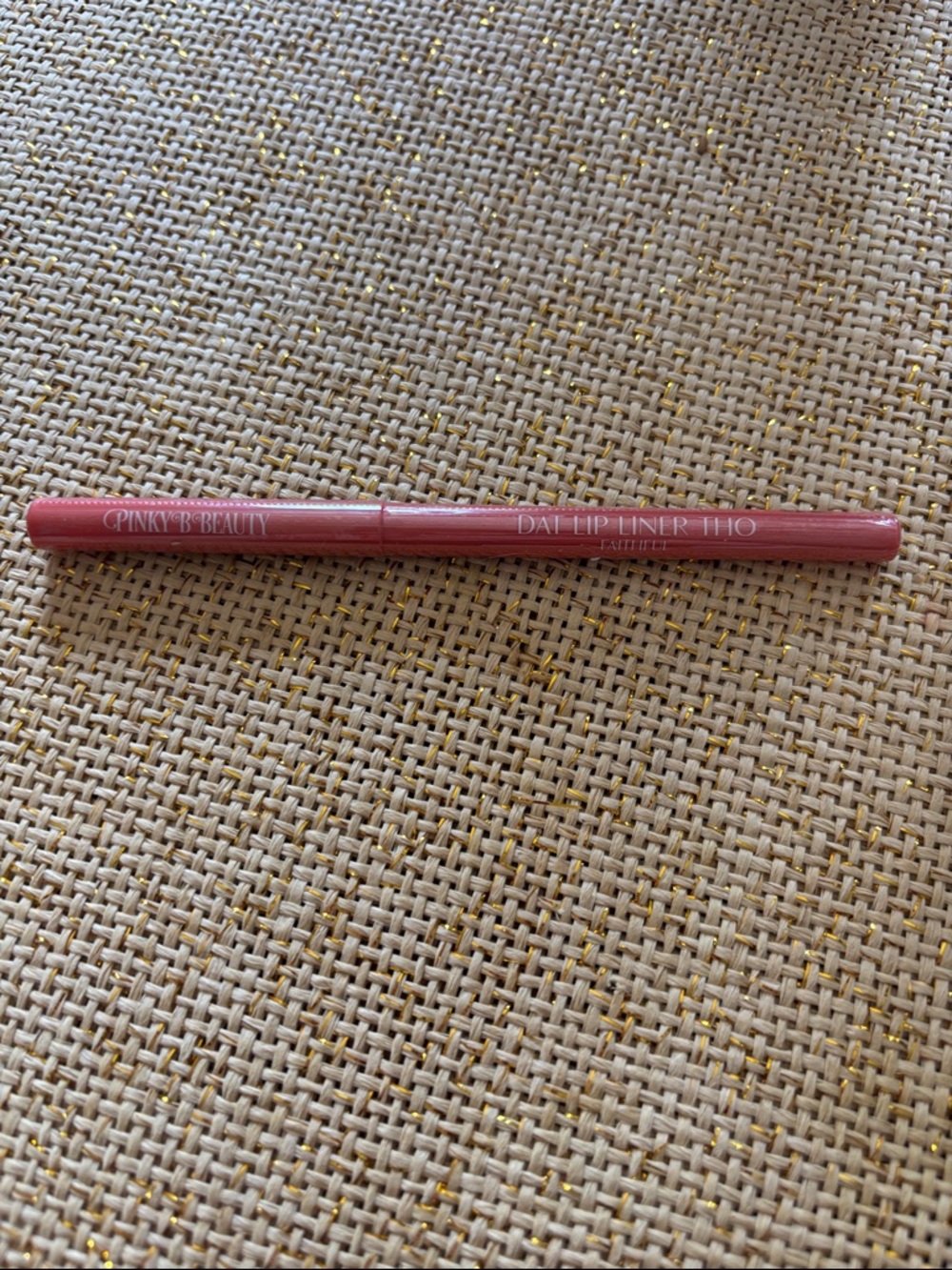 Dat Lip Liner Tho Lip Liner - Faithful (Red) - Picture 2 of 2